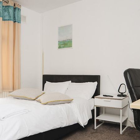Coventry Deluxe Rooms By Payman Club 外观 照片
